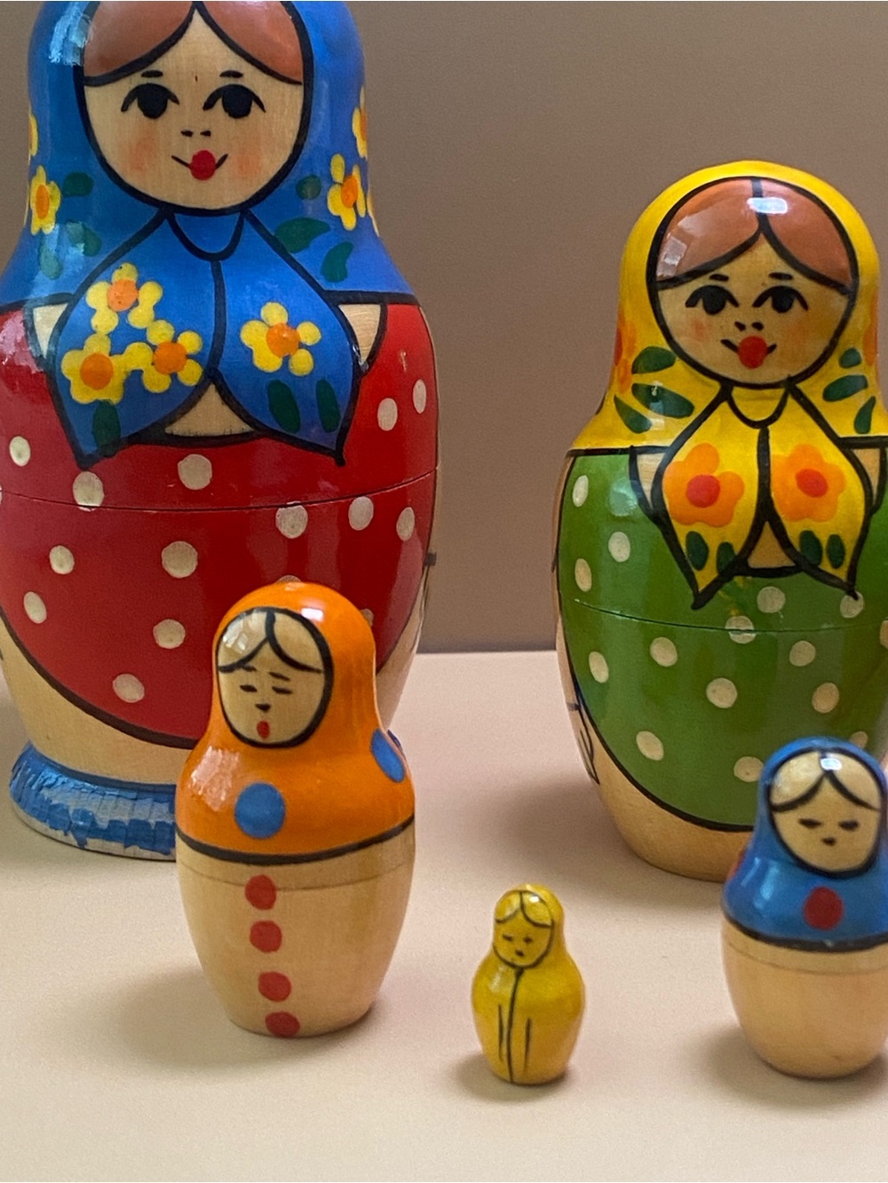 Classic Wooden Matryoshka Nesting Dolls Set - Multi-Color